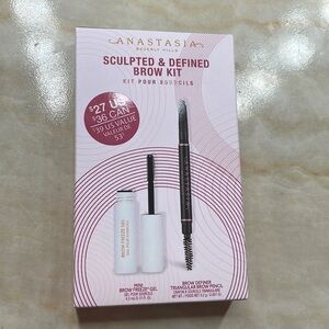 NWT Anastasia Beverly Hills Sculpted & Defined Brow Kit